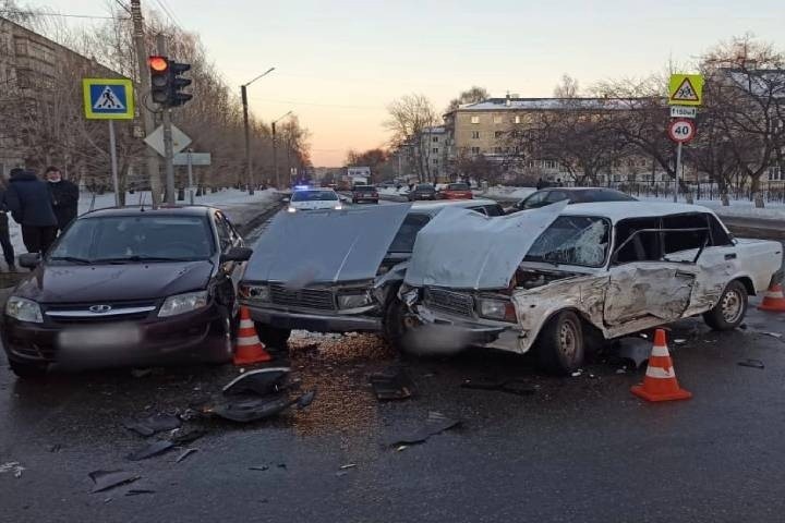 В кировской ГИБДД составили портрет типичного виновника ДТП 