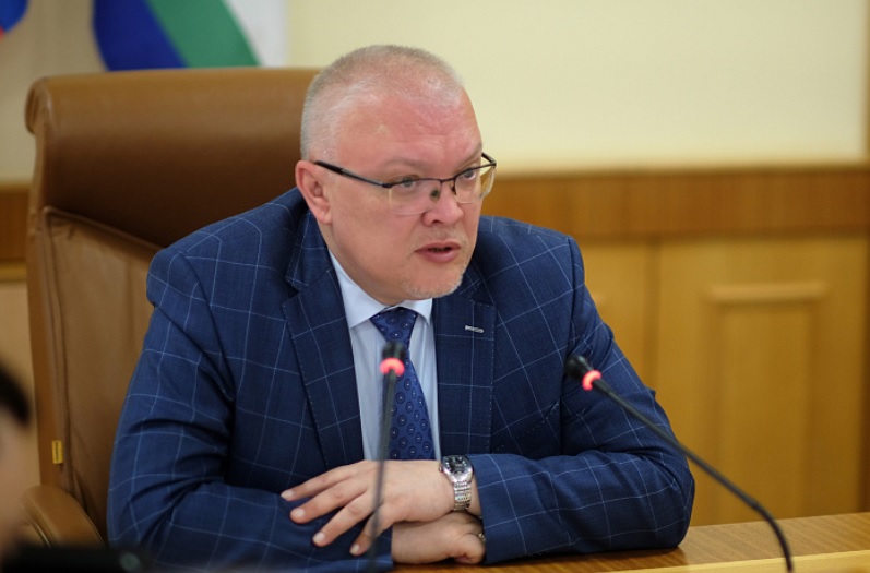Соколов пообещал не увеличивать зарплаты чиновников, пока идет СВО