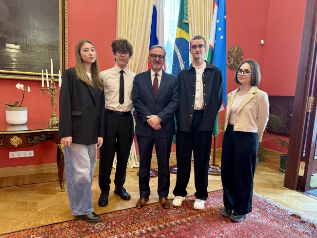 Практика в дипломатическом формате: студенты-переводчики ВятГУ посетили Посольство Бразилии в Москве