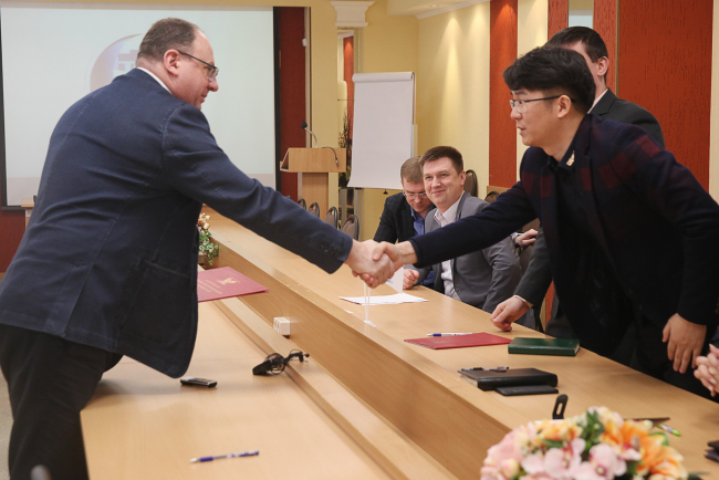 ВятГУ и Котельничский завод сварочных материалов подписали соглашение о взаимодействии