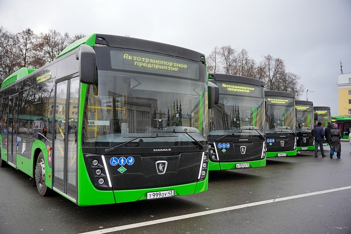 Новые автобусы вышли сегодня на маршруты в Кирове