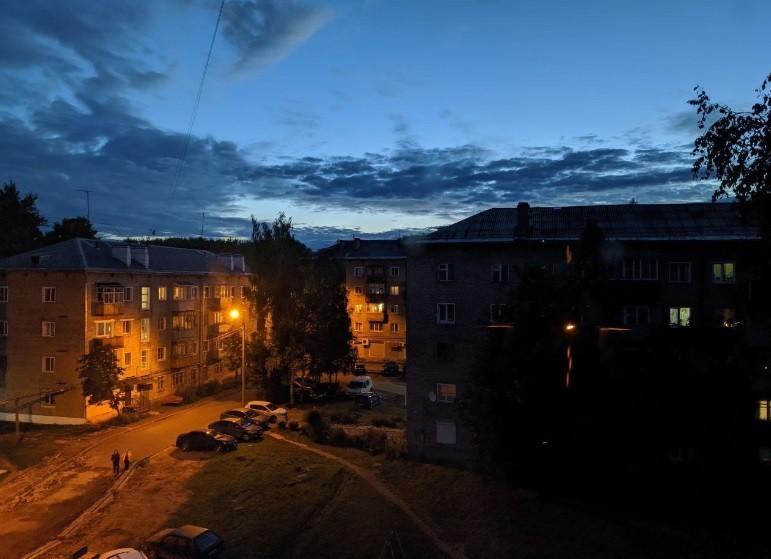 Киров без ц. Пустые улицы Киров вечер. Киров вечер лето. Вечер октября в городе. Город.
