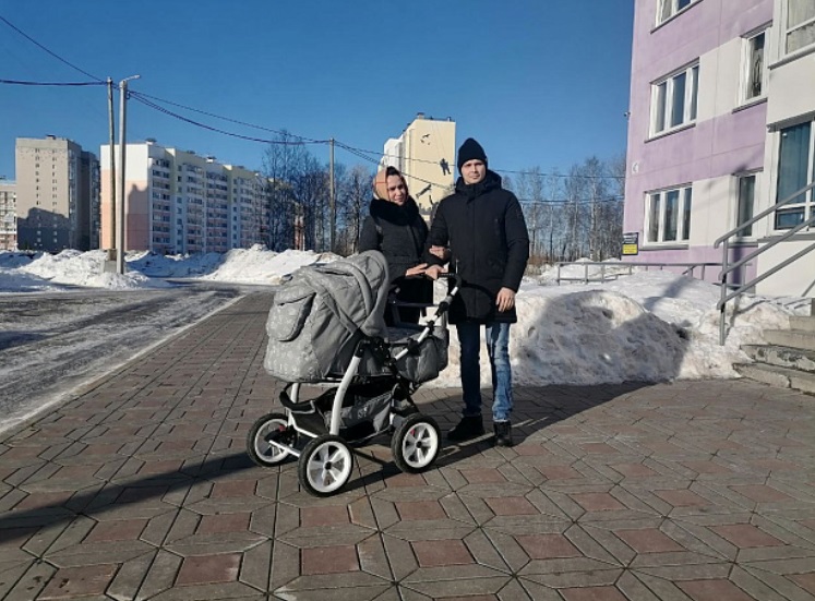 210 мам первенцев в Кировской области получили в феврале выплаты 