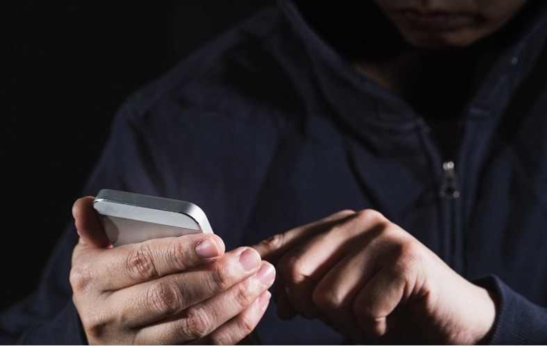 400 тысяч рублей лишился кировчанин, установив ложное обновление онлайн-банка