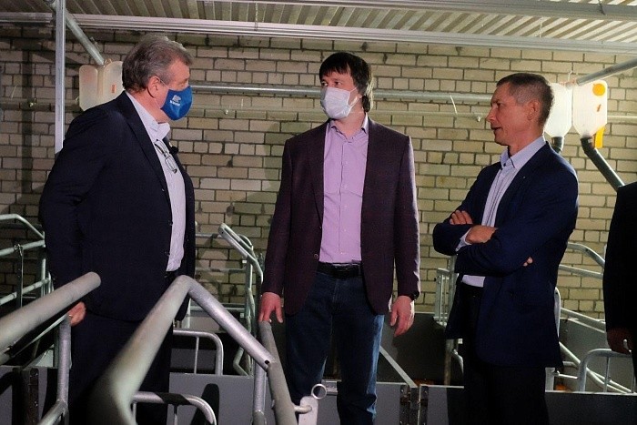 Губернатор Игорь Васильев посетил новый свиноводческий комплекс «Широковцы»