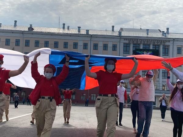 В Кирове отпраздновали День Государственного флага