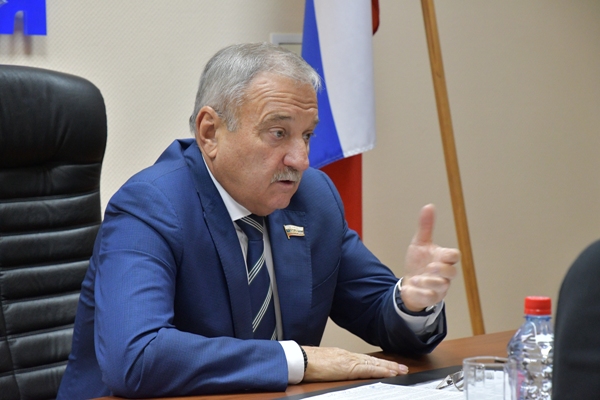 Депутат Ковязин: Быкову пришлось уйти из-за приближения выборов