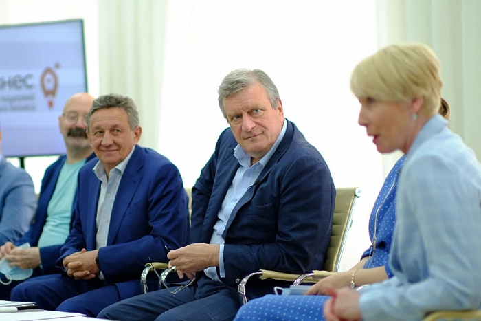 Когда отменят масочный режим? Бизнес спросил кировского губернатора