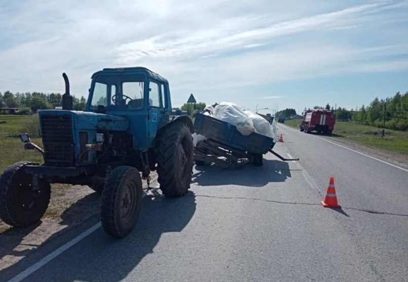 В ДТП с трактором в Кировской области погиб водитель иномарки