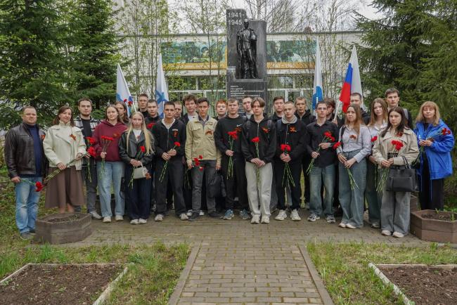 Память, которую хранят поколения: в ВятГУ отдали дань уважения ветеранам вуза