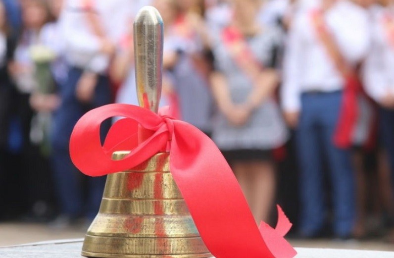 «Последние звонки» в Кировской области прозвенят 24 мая