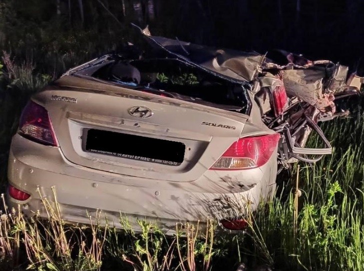 4 человека погибли при столкновении легкового авто с грузовиком в Кировской области