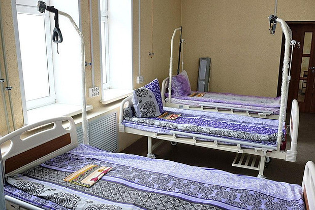 Мест для людей с коронавирусом в больницах стало больше
