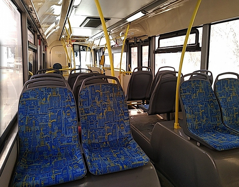 Пассажиропоток в кировских автобусах из-за коронавируса упал на треть
