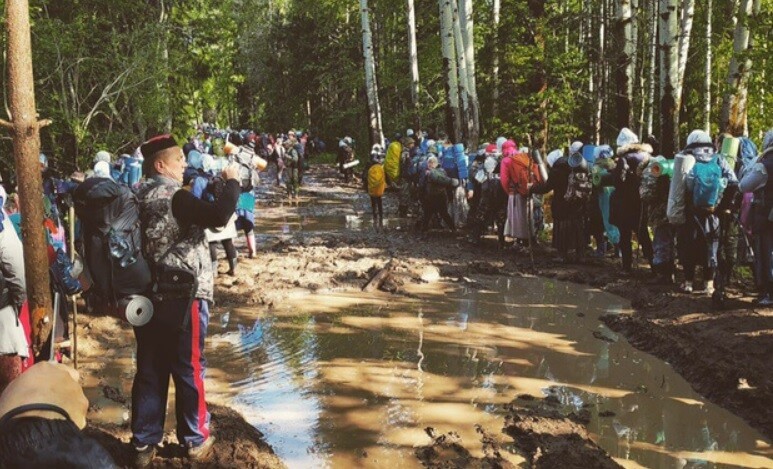 Из Великорецкого крестного хода эвакуировали больше 100 человек