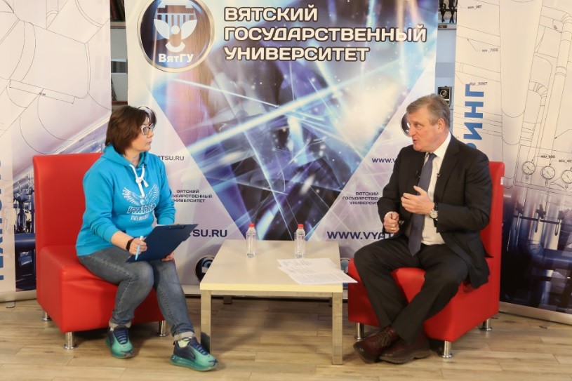 Губернатор Игорь Васильев провел онлайн-встречу со студентами