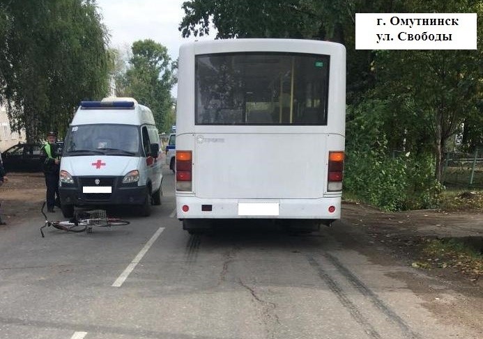 В Кировской области автобус сбил ребенка на велосипеде