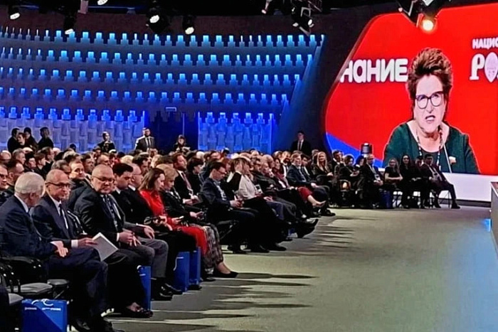 Сергей Кириенко вручил Александру Соколову высшую награду Российского общества «Знание»