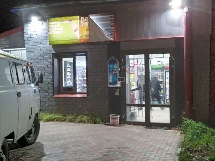 Градоначальник Кирова вместе с полицией искал ночью в магазинах алкоголь