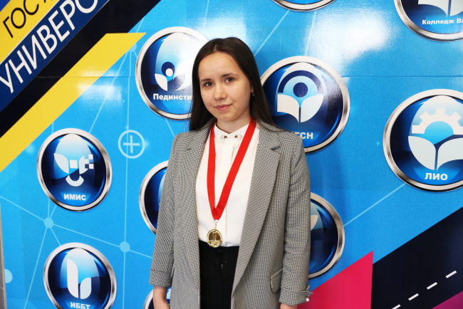Студентка ВятГУ Виктория Сайдакова завоевала золотую медаль международной олимпиады по статистике