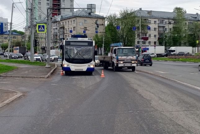 В Кирове троллейбус сбил пешехода
