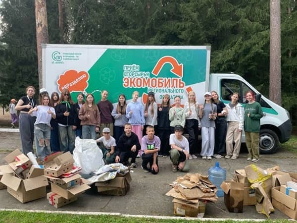 Регоператор посетил мастерскую «ЭкоКультура» в лагере «Сосновый Бор»