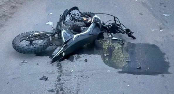 Двух 16-летних девушек на питбайке сбили в Лузском районе