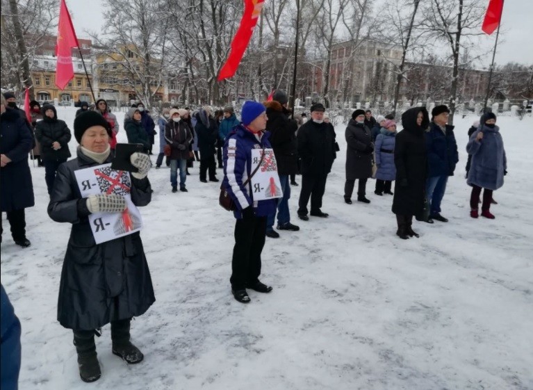 Кировские коммунисты продолжают протесты против QR-кодов