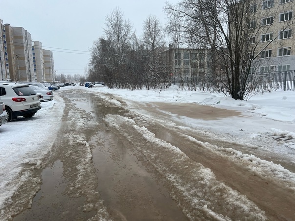 В Кирове затопило улицу Солнечную