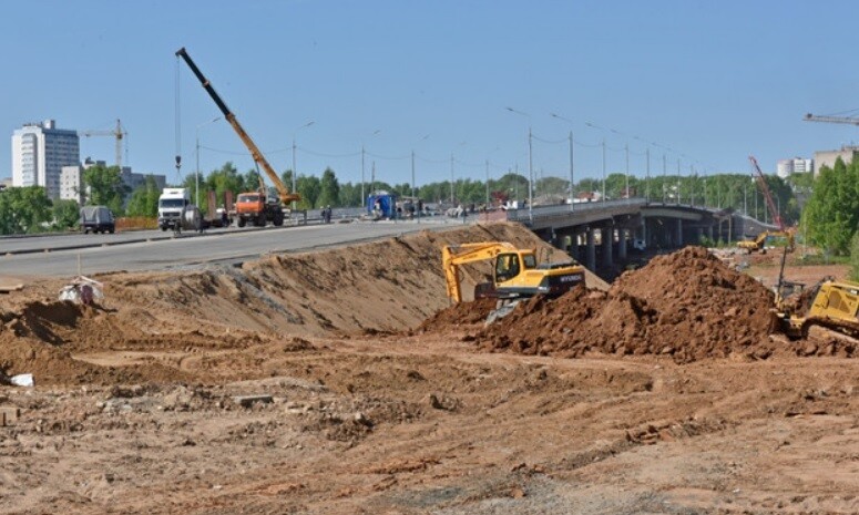 Александр Чурин проверил, как идет строительство новых улиц в Кирове