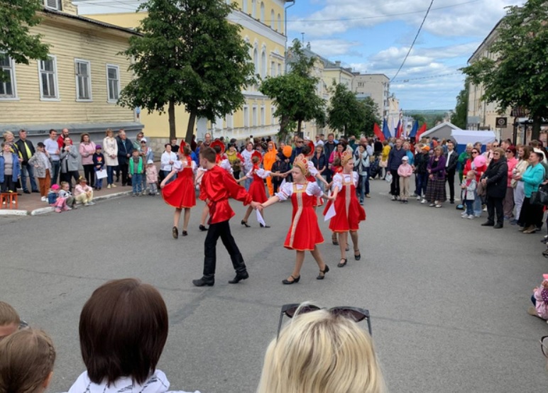 Открытие спасской киров. Пешеходная Спасская Киров. Пешеходная Спасская.