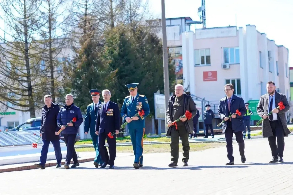 Возложение цветов