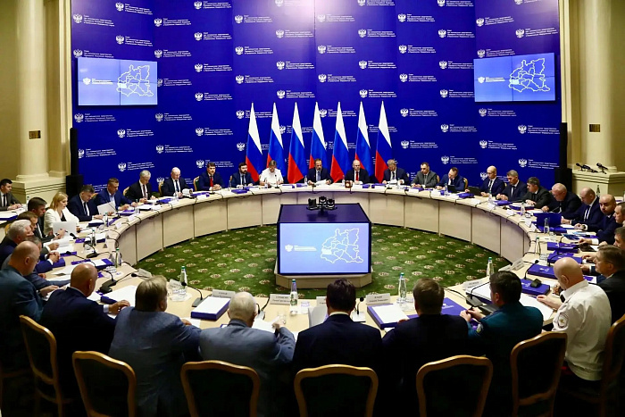Совещание с полпредом