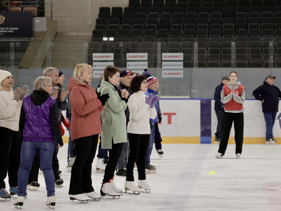КЧХК Масcовые катания ветеранов (3).jpeg