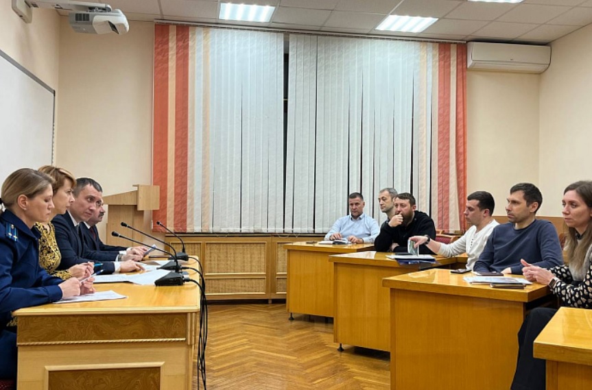 Совещание по застройщику.jpg