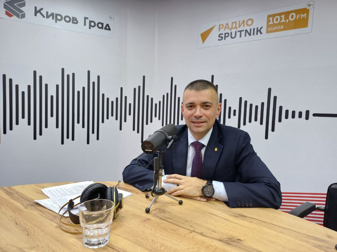 Дмитрий Медведев.jpg Дмитрий Медведев.jpg