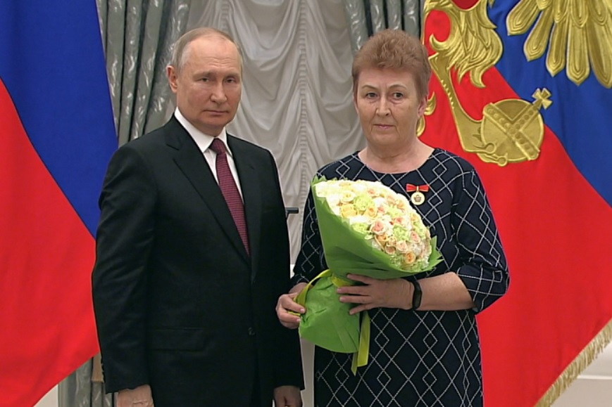 Путин и учителя.jpg