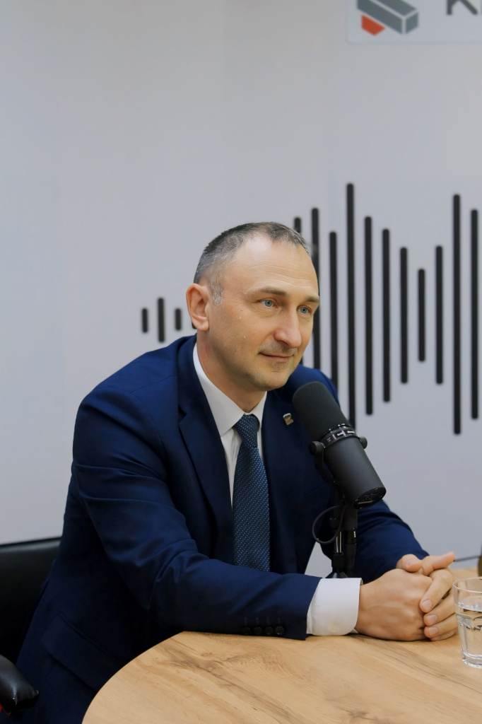 Даниил Мамин_от Яны.jpg