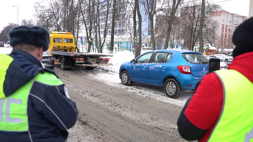 80 автомобилей эвакуировали с улиц Кирова