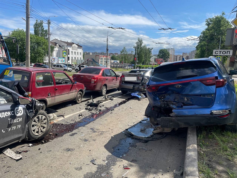 В ДТП на дорогах Кировской области погибли 8 человек