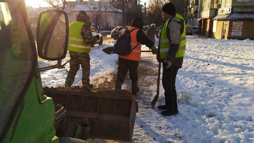 За скользкие тротуары дорожников оштрафуют