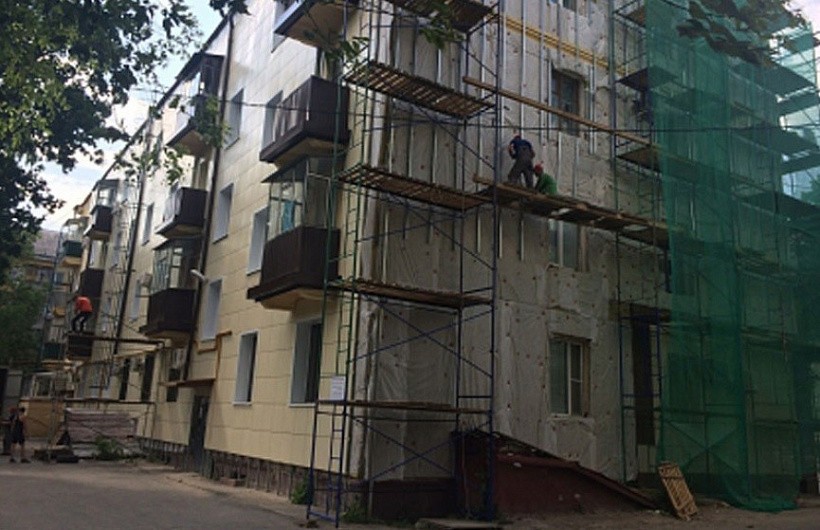 Проблемы с капремонтом домов в Кирове объясняют ленью подрядчиков