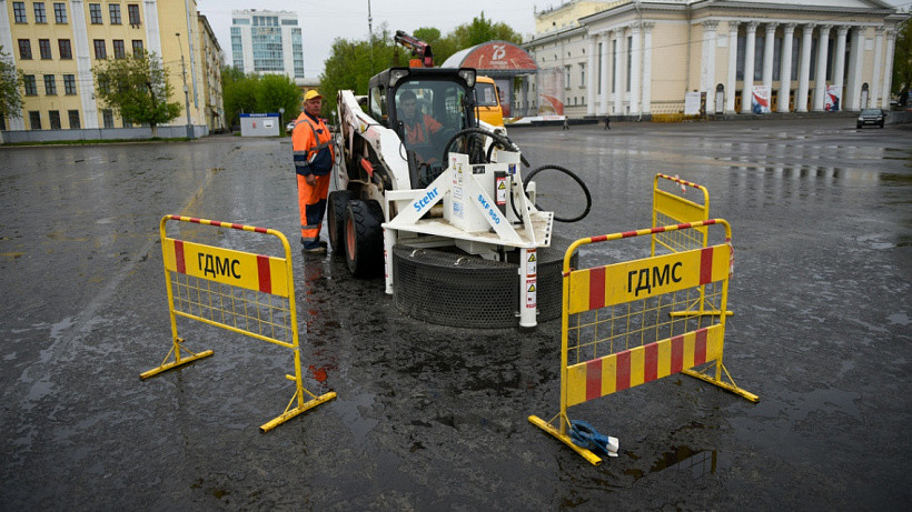 Театральную площадь в этом году полностью заасфальтируют