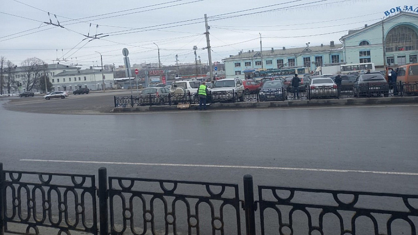 На кировском вокзале могут организовать платную парковку