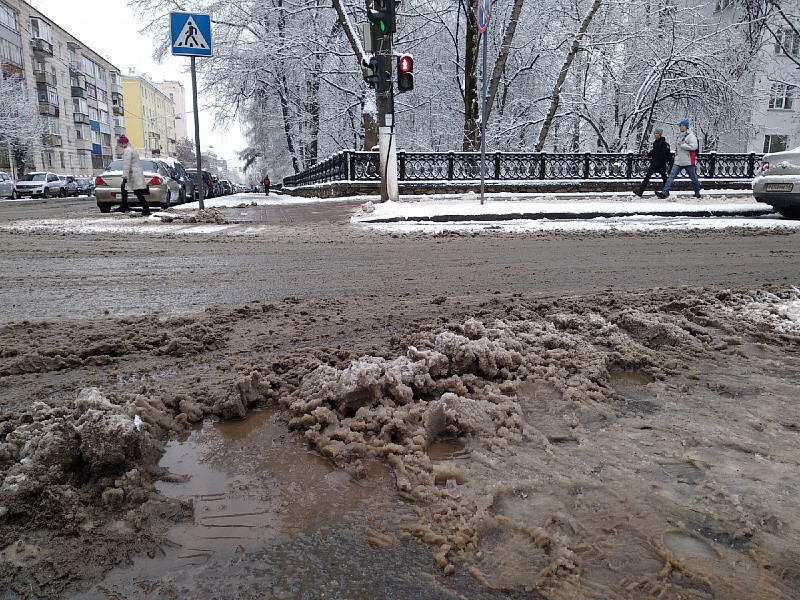 Чиновников обеспокоило большое количество песка на улицах