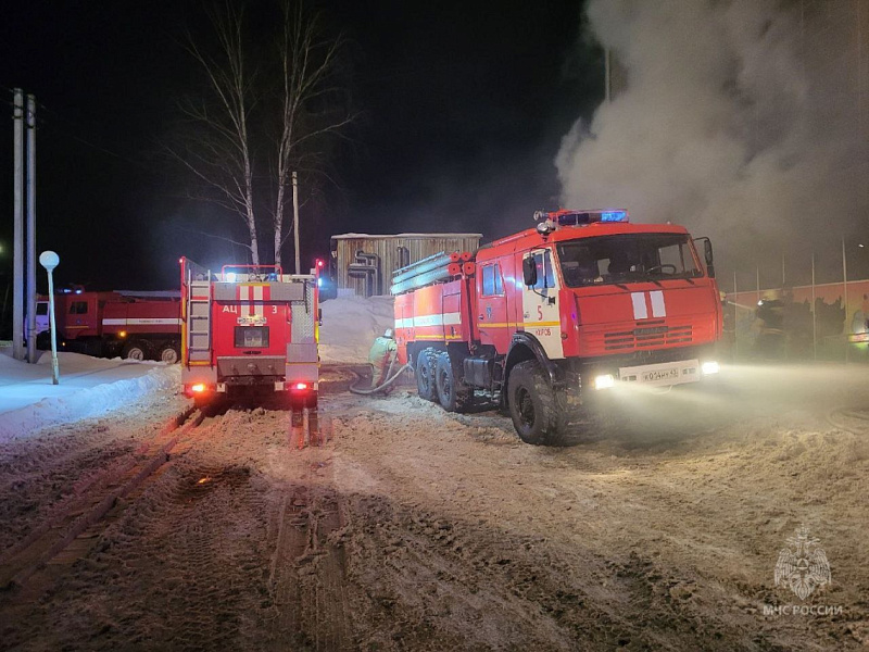 В Кирове ночью горел супермаркет «Светофор»