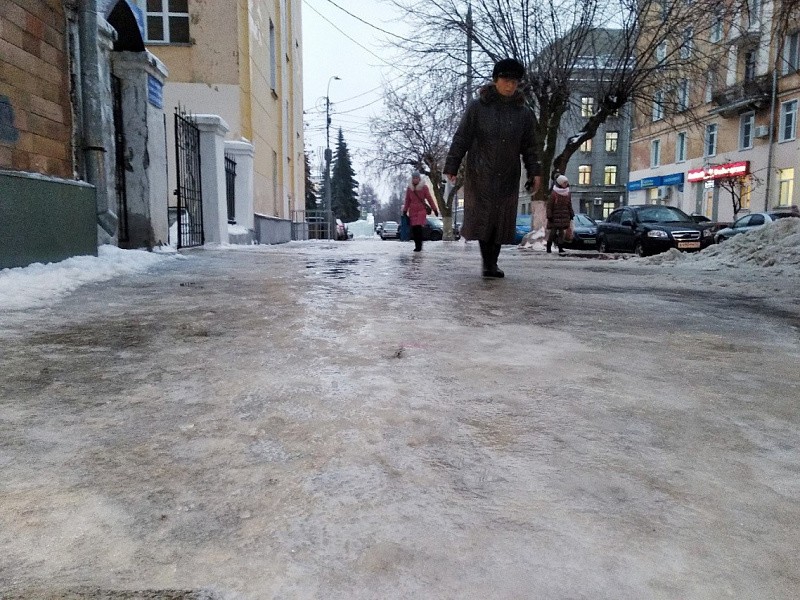 Более 30 кировчан пострадали при падении на скользких тротуарах