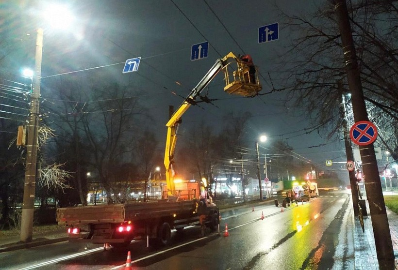 Новые светофоры на перекрестке Щорса и Производственной спровоцировали огромную пробку 