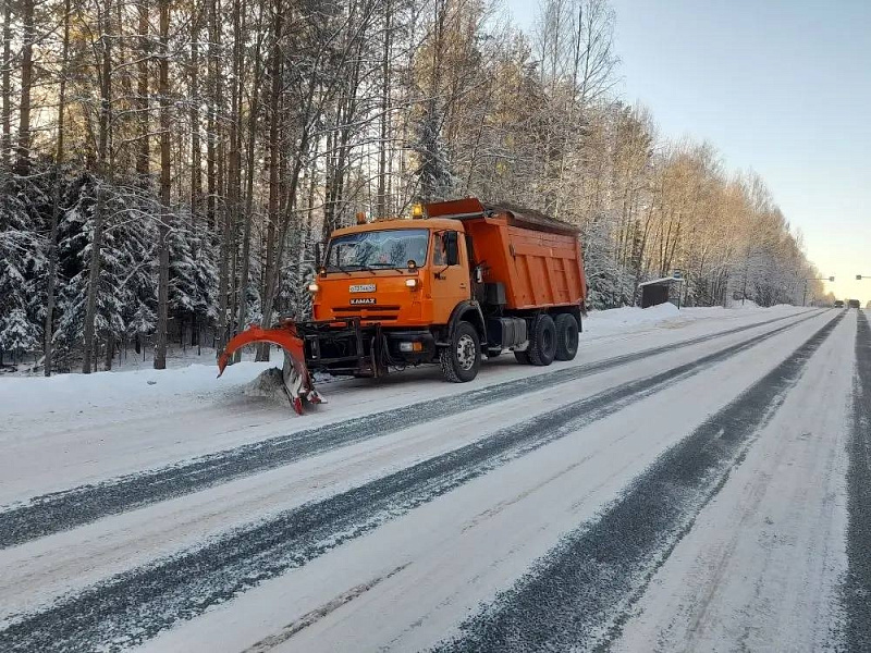 В новогодние каникулы дорожные службы будут работать в круглосуточно