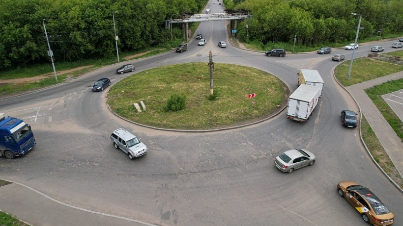 Кольцевую развязку у ТЦ «Макси» в Кирове обещают отремонтировать